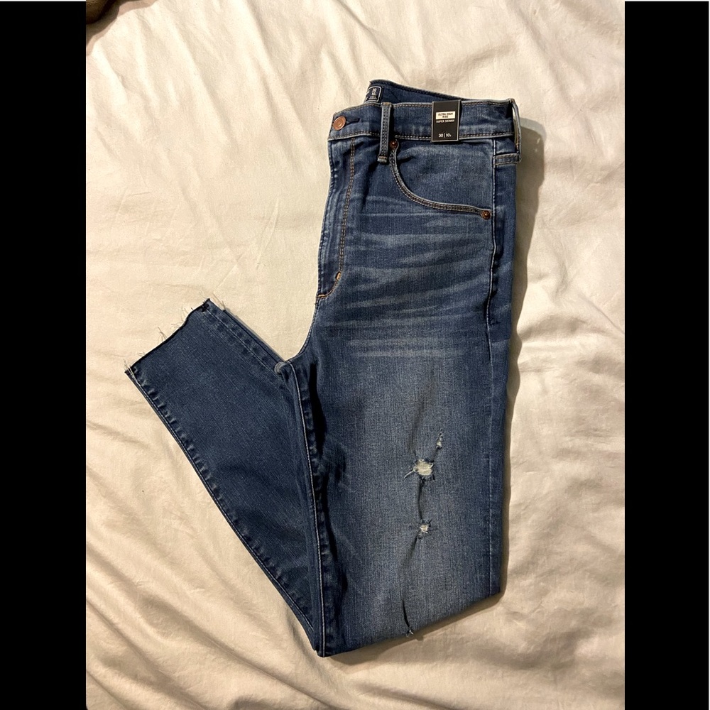 Women’s Abercrombie skinny jeans